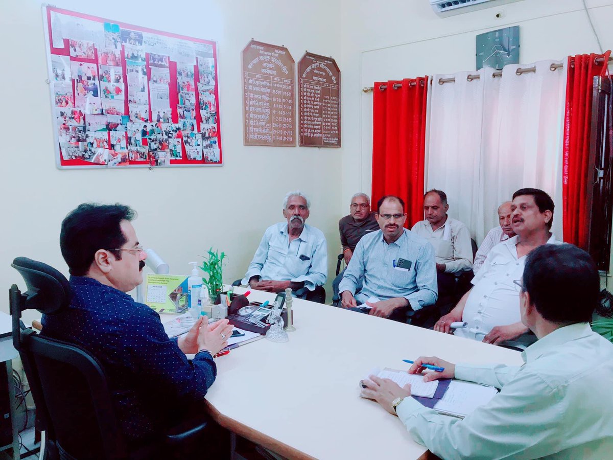 SANJAYDABI12's tweet photo. Meeting with Workers and Labour Union representatives for better implementation of Welfare scheme in Rajasthan. 🇮🇳 https://t.co/qmdxd5y9RV