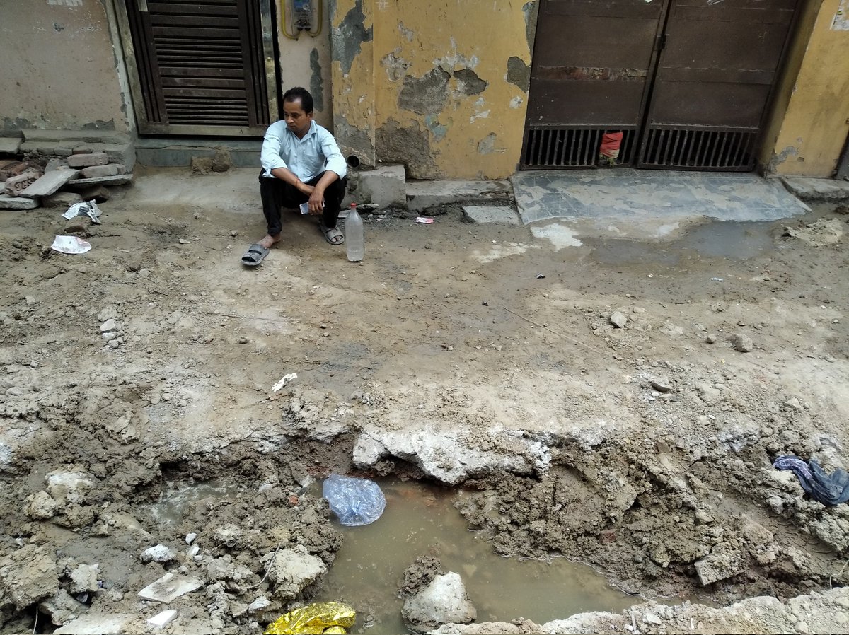 SAHILKHATRI2121's tweet photo. Sir pls apchal nagar gali no.3 ko theek karwado iss hal mai safar karna pad raha hai labour ke name par sirf 3 log aa rahe hai woh bhi dusri jagah kaam kar rahe hai labour se pucho toh woh keh rahi hai ki log nahi bhej rahe thekedar jo bhi hai pls @DharampalLakra sir pls help us https://t.co/OnGLTr8jKe