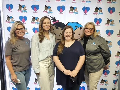 kwinsgroup's tweet photo. KWIG enjoyed getting to volunteer and support @SweetCheeks! =Since 2014, they have donated more than 500,000 diapers to families in need. Learn more about their mission here: https://t.co/uzCyB4o7Ks https://t.co/RYFXWzcwHj
