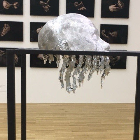KunstmuseumWOB's tweet photo. Bye, bye #Menschenbilder und #LaToyaRubyFrazier. Das alles vergänglich ist, zeigt auch die Gallium schmelzende Kopfplastik von Christian #Keinstar.⏳ https://t.co/sIPIDdTBz6