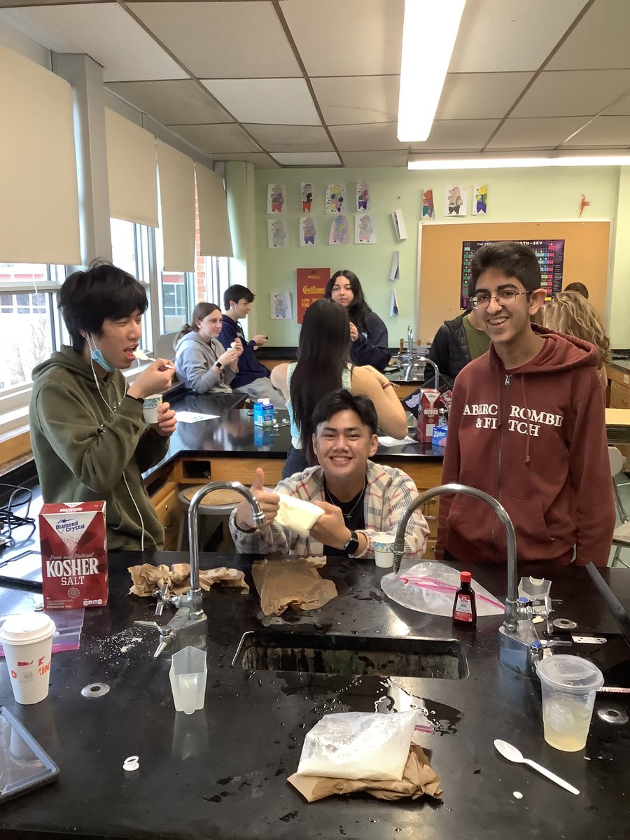MrGendels's tweet photo. Good morning Mineola! We started our day off by examining how salt affects the temperature of ice. We used this understanding to make ice cream! 🍦🍨 #mineolaproud https://t.co/ryYrWru1s4