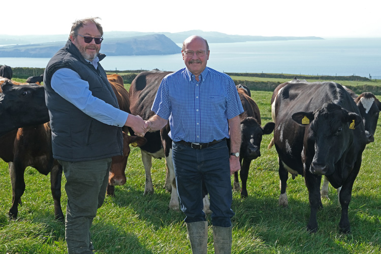 Welsh Organic Dairy Brands Collaborate For Growth
welshfoodanddrink.wales/welsh-organic-…
#calonwen #daioniorganic #organicdairy #dairyfarming #farming #farminglife #farminguk #farmers #farmerslife #welshfoodanddrink #foodanddrinkwales #foodanddrink #foodblogger #artisanfood #artisanfoods