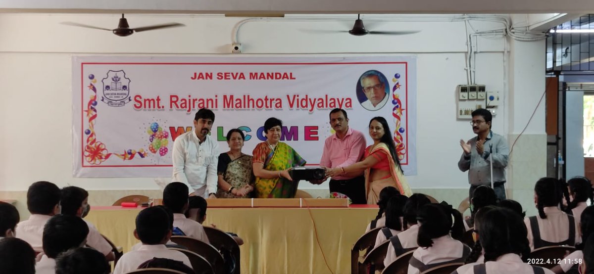 LavekarBharati's tweet photo. Donated Latest Digital Projector with Inbuilt Computer Applications, Screen With #E-learning #Educational_Software to SMT RAJ RANI MALHOTRA VIDYALAYA #Versova_Vidhansabha. Also Present were Corporator Yogiraj Dabhadkar & Corporator Ranjana Patil. https://t.co/6NFjaX0Ltj