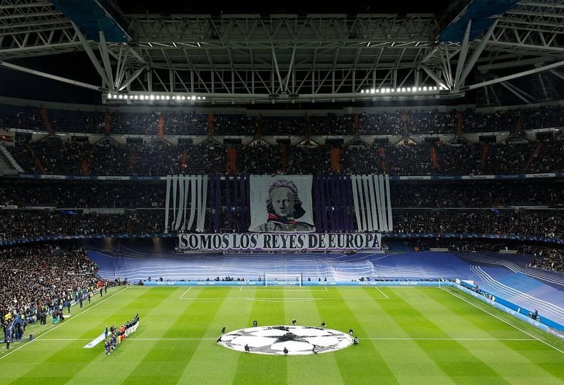 idextratime's tweet photo. Suporter Real Madrid akan membentangkan spanduk raksasa di laga vs Chelsea dini hari nanti.

Dengan gambar seorang raja yang memegang kartu bernomor '13' dan kalimat 'Jangan main-main dengan raja Eropa' 🙂

📝 @RadioMARCA https://t.co/j5ArdE446J