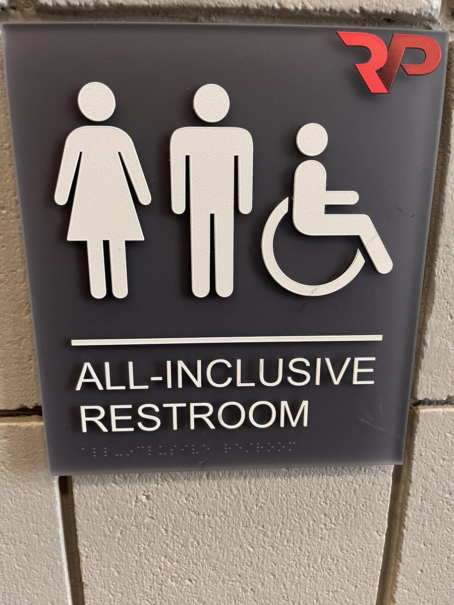 This is how you host a National Tournament. Use of appropriate signage, and access to inclusive spaces. <a href="/NAIA/">NAIA</a> <a href="/TheRecPlex/">MidAmerican Energy Company RecPlex</a> 👏🏼👏🏼