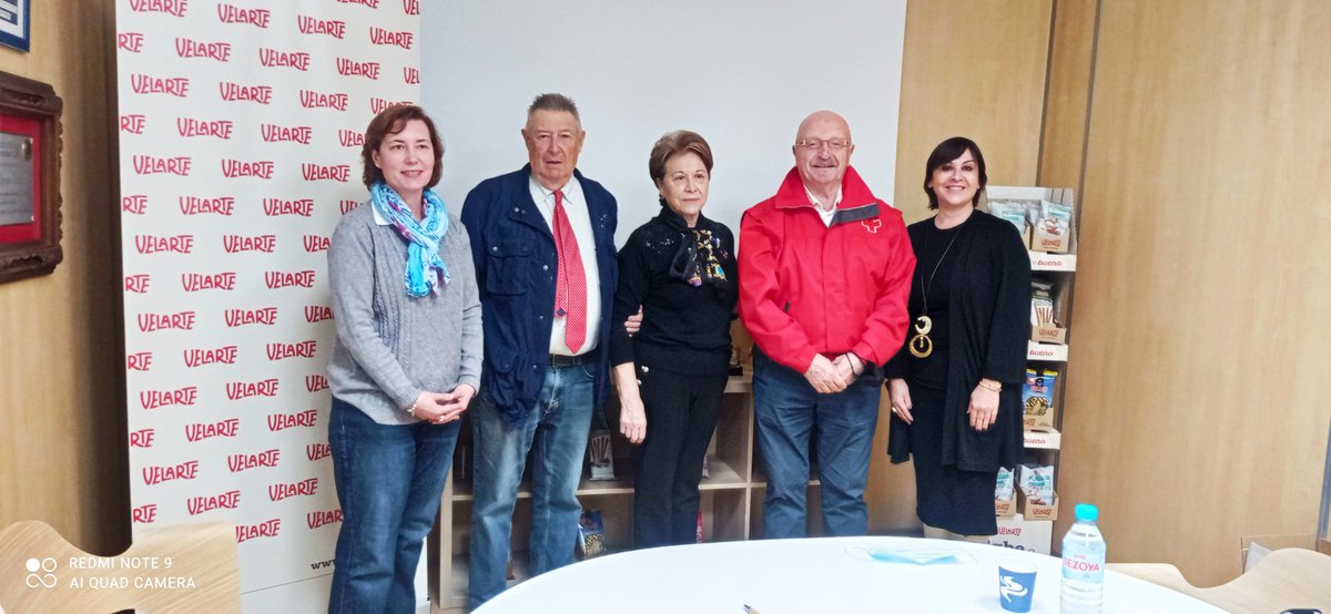 [#AlianzasCruzRoja]
📷La presidenta Ejecutiva de <a href="/velarte/">Maria Manuela coelho</a>, María Amparo Navarro Mocholí, y el presidente provincial de Cruz Roja en Valencia, Juan José Collado, han sellado el convenio acompañados por una representación de ambas entidades, también en <a href="/CRHortaSud/">Cruz Roja Horta Sud</a>
#EmpleoCruzRoja