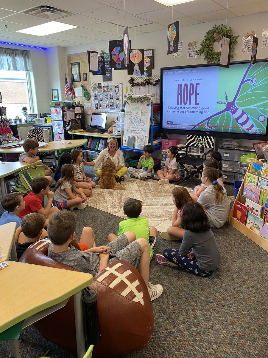 StumpyClass's tweet image. We love visits from Mrs. Gamache and Hux! ❤️ @WGESdragons