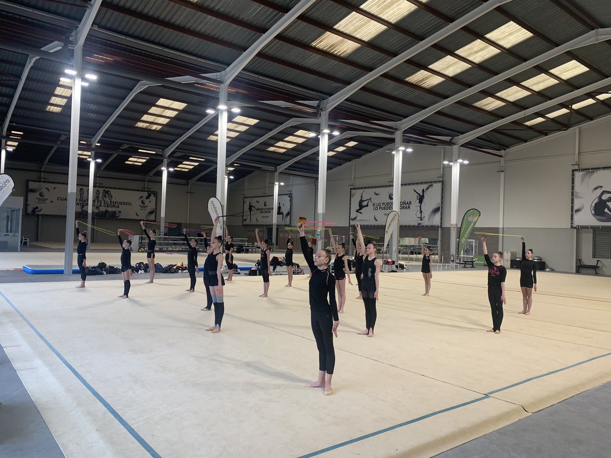 RFEGimnasia's tweet photo. Inicia en #ColonialSport la concentración junior dentro del programa de tecnificación-selección internacional de #GR, con presencia de la ex gimnasta olímpica búlgara y juez internacional, Silviya Miteva. ¡Mucha suerte! https://t.co/DkBEnnZ5on