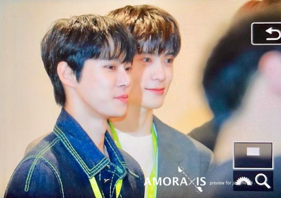 ออกงานกะแฟนเก่า ใครจะไปเกร็งอ่ะ ชินแล้วเนอะๆ