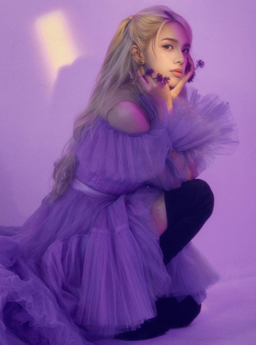 nào hàng real nào hàng fake nhìn cái biết liền luôn :))) #ROSÉ