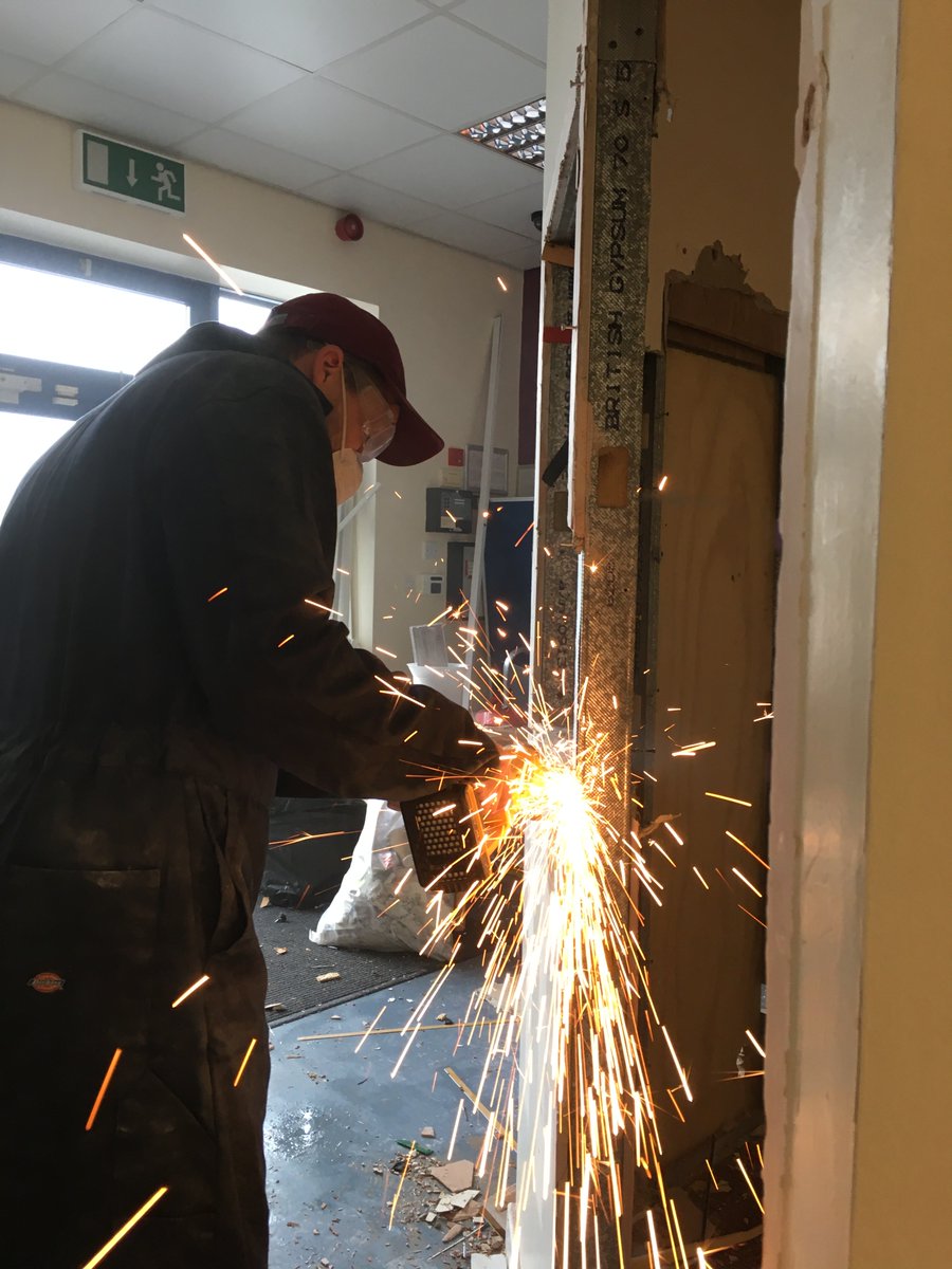 leftcoastuk's tweet photo. 👷‍♂️🛠️ It's all go at Mereside

#Architects Lee Ivett and Ecaterina Stefanescu have been making sparks this week as the #communitybuild heats up.

Joined by members of the #Dads4Life group, the team have been knocking down walls and opening up the rooms all ready for decorating 🖌️ https://t.co/pTkDBKMkfG
