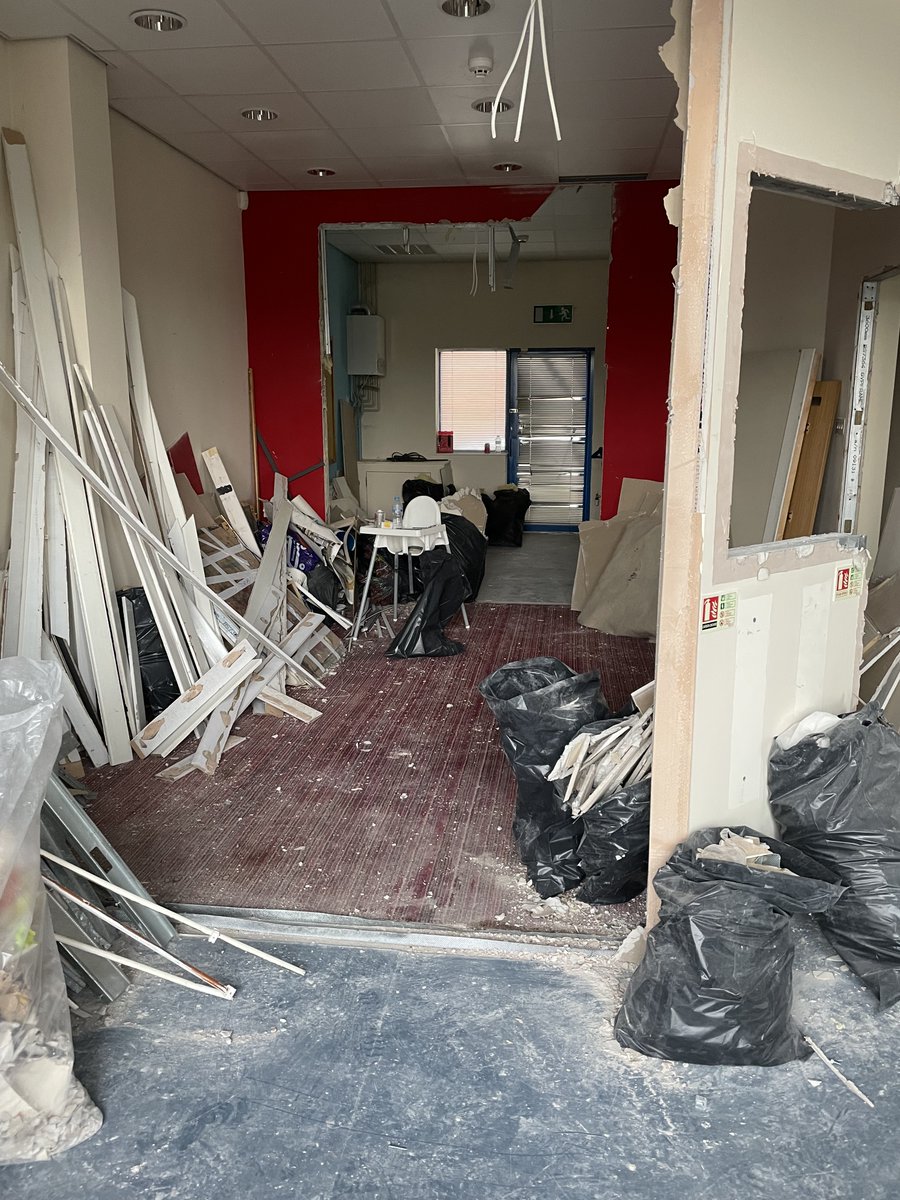 leftcoastuk's tweet photo. 👷‍♂️🛠️ It's all go at Mereside

#Architects Lee Ivett and Ecaterina Stefanescu have been making sparks this week as the #communitybuild heats up.

Joined by members of the #Dads4Life group, the team have been knocking down walls and opening up the rooms all ready for decorating 🖌️ https://t.co/pTkDBKMkfG