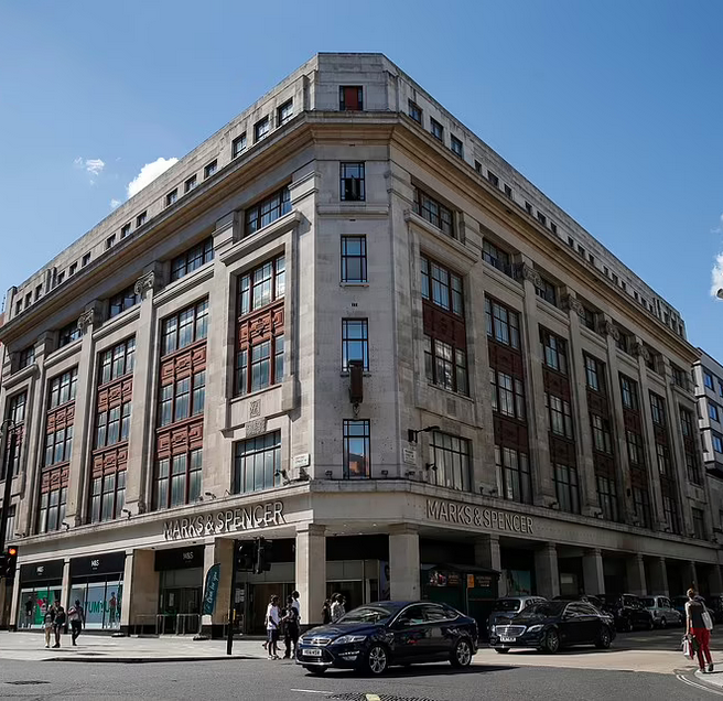Adrian_Hilton's tweet photo. Approval has been granted for this handsome 1930s Art Deco gem on Oxford Street to be demolished and replaced this monstrous 1970s multi-storey car-park-looking thing.😔 https://t.co/K2i1n1H0BT