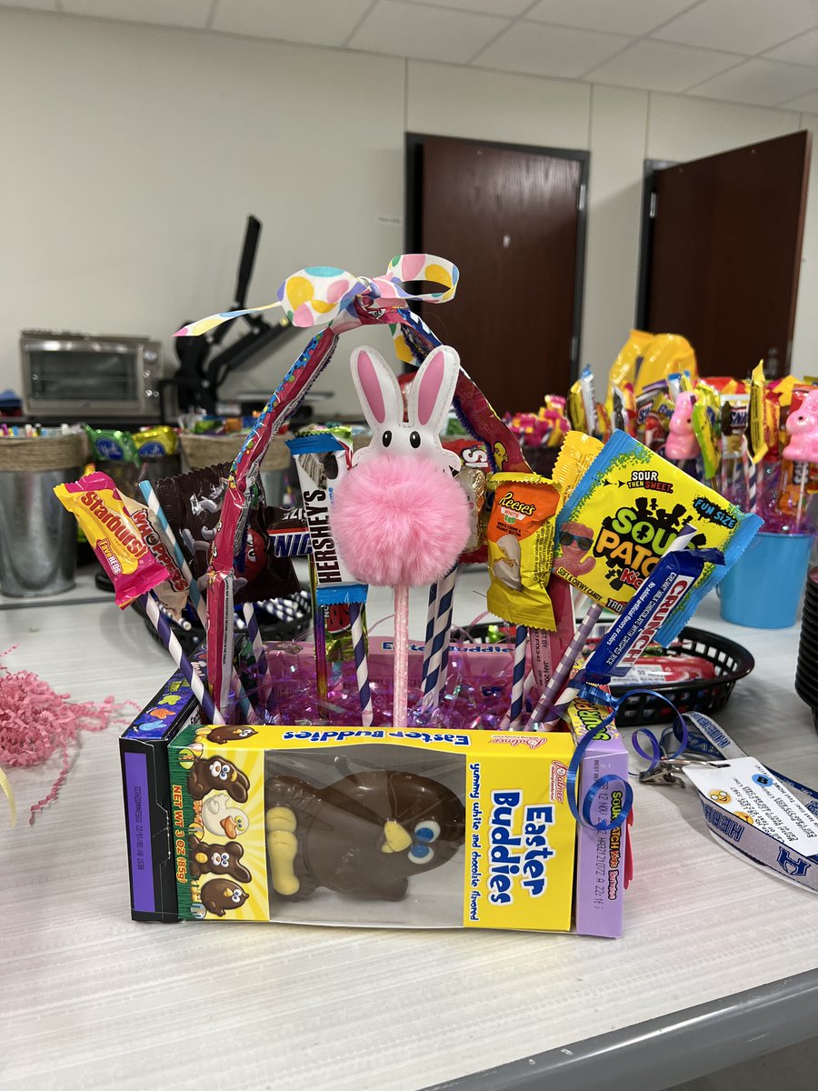 LISDFOF's tweet photo. We have FIVE of these adorable premium candy bouquets left! 
$20
Order Here----> https://t.co/zqCHiB3lnm https://t.co/HIlT8kz9PX