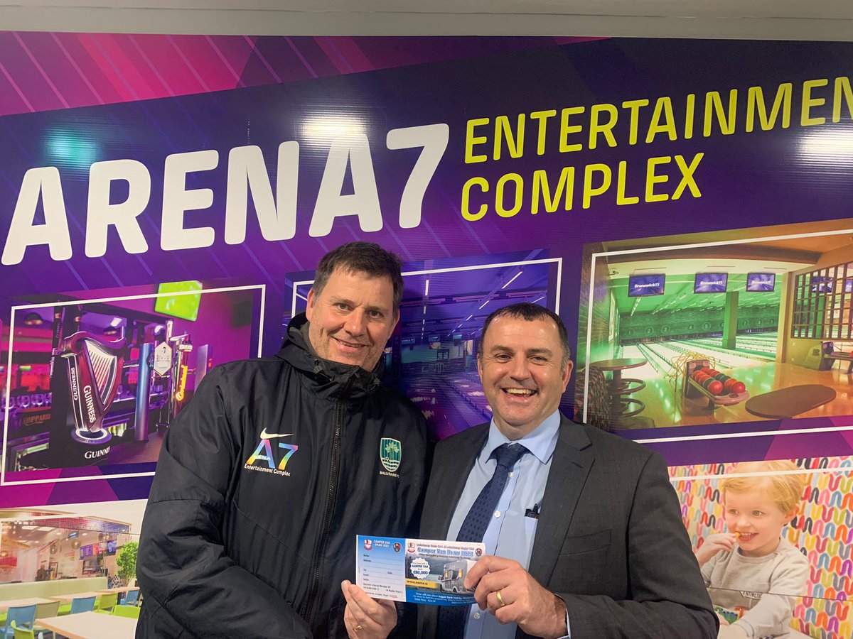 BrianSweeney101's tweet photo. @BallyraineFC chairman and @LetterkennyGael stalwart Enda Nicholls from @Arena7LK gets his ticket for the https://t.co/yFMEBwvxGE draw being run by @LetterkennyGael GAA club &amp; @LetterkennyRFC. Tickets €25 and can be bought @ https://t.co/yFMEBwvxGE or from club members. https://t.co/53MCkzebMr