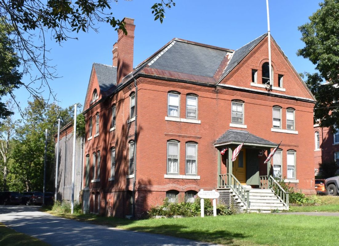 MaineDevFound's tweet image. MDF’s Maine Downtown Center awards $656,789 to 4 catalytic historic preservation projects in rural downtowns. Colonial Theater-Augusta, Old Hancock County Sheriff’s Home/Jail-Ellsworth, Porter Memorial Library-Machias, Bag Mill-Rumford. Press Release: tinyurl.com/y64whfp4