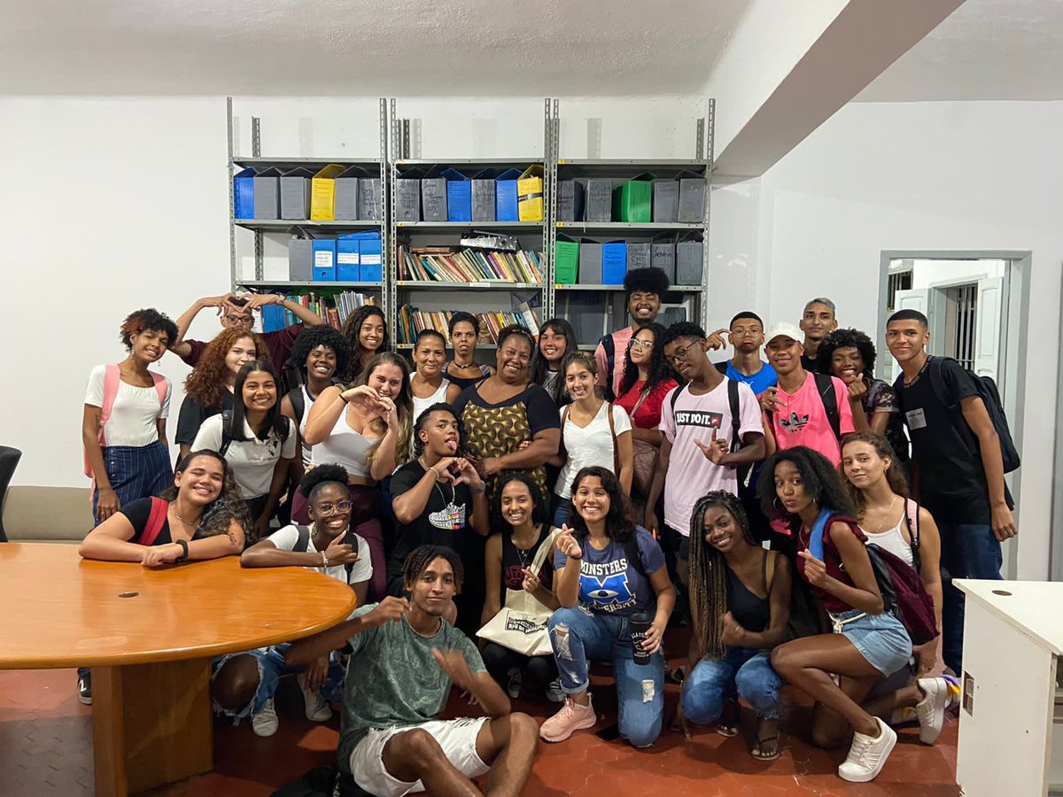 SantaCruzUnive2's tweet photo. Começamos mais um ciclo! 
Depois de dois anos de forma remota, voltamos ao ensino presencial. Alunos e equipe ansiosos e animamos para esse novo ano. Que seja leve e incrível! 

SEJAM BEM VINDOS 🥳🤩❤️

#prevestibular #vestibular #enem https://t.co/XVhx4DbjQg