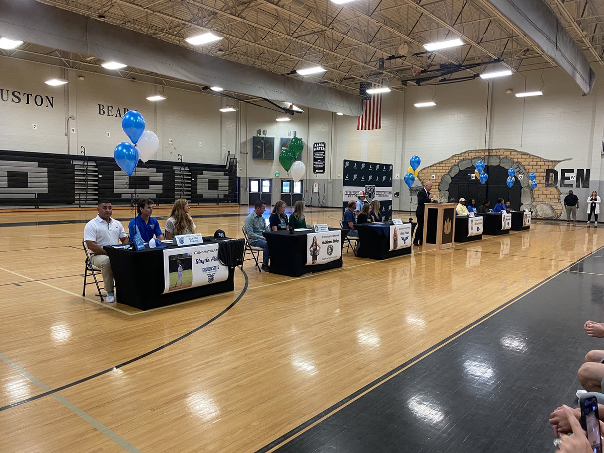 RizerBEARDOWN's tweet photo. Spring signing event this morning. Celebrated 6 more seniors who will continue their athletic/academic careers at the next level. 23 seniors have signed a LOI and more to come. Very proud! https://t.co/GlZlC6pLRS