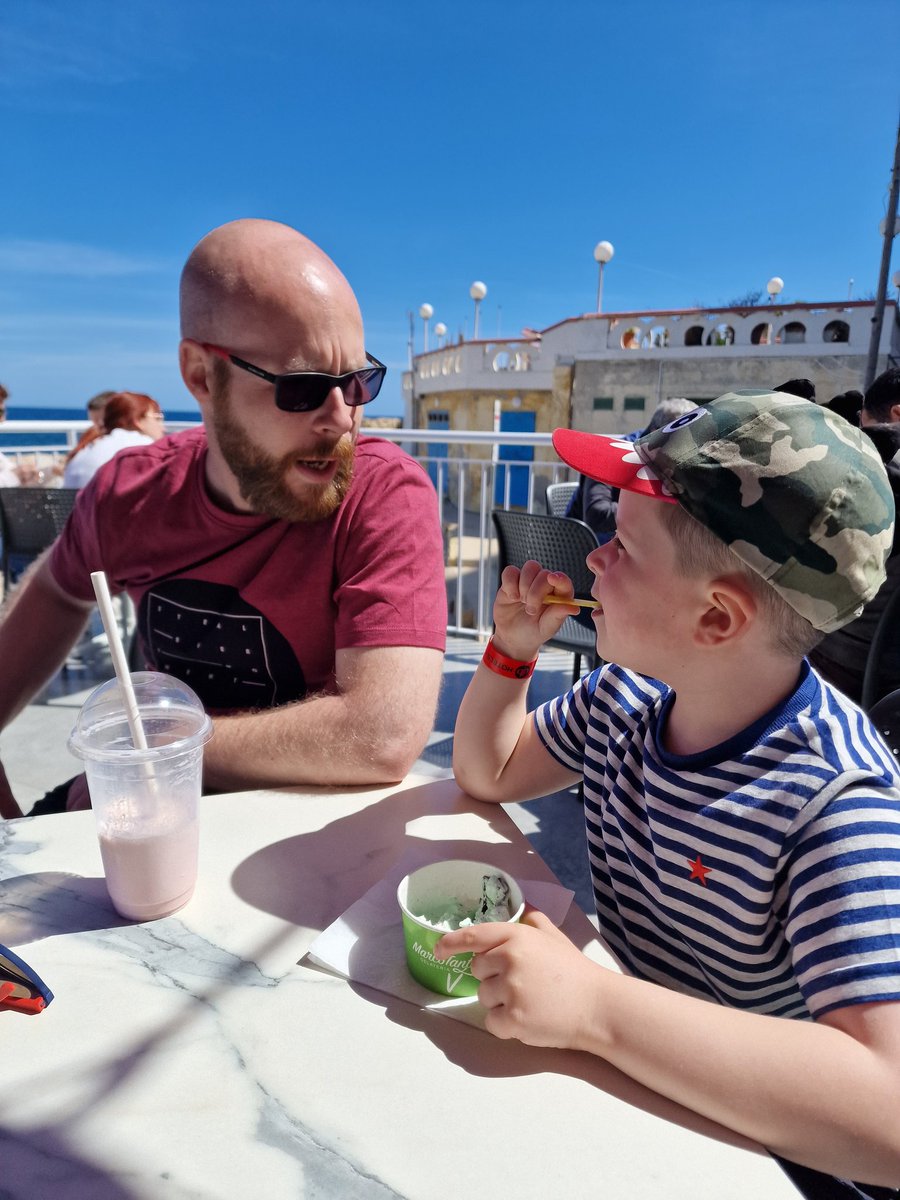 selinarose's tweet photo. A lot can be determined over gelato. https://t.co/JNhFHni90z