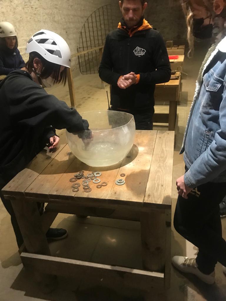 ClgCpe's tweet photo. #EcoleOuverte continue @clgBouligny 

Direction le fort Pélissier pour former 6 équipes et s’affronter sur les épreuves !!

Labyrinthe, tangram, cordes, barques, salle des maîtres du jeu ce matin… de quoi ravir nos élèves !! https://t.co/zxHr3ramVQ