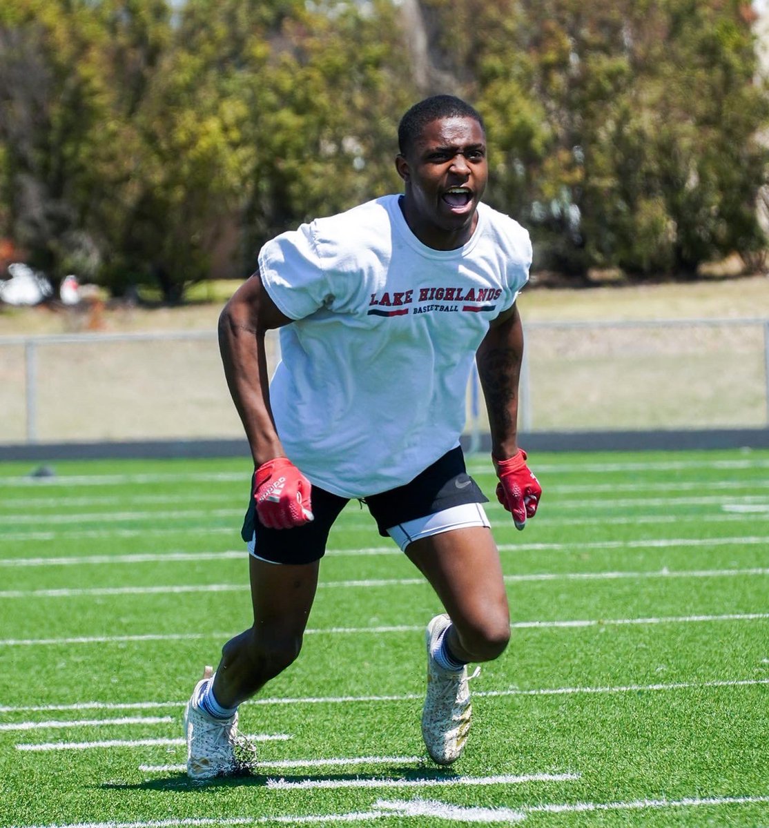 EliteGrindhard's tweet image. “The true cost of following your dreams isn’t what you sacrifice when you chase them, it’s what you lose when you don’t”

@3seasonz_ 🔒

 #dbu #defensiveback #dbworkout #linebacker #skillwork #lockdown #ncaa #txhsfb #grindhard #hsfb #training #grind #offseasontraining