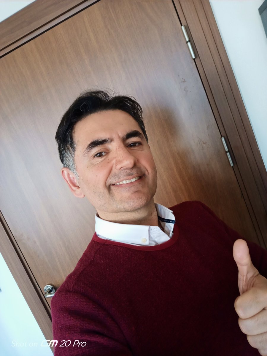 Sevgili dostlar
Mutluluk içinizde başlar. Kimsenin sizi mutlu etmesini beklemeyin hayata herşeye rağmen bir bahane bulup gülümseyin