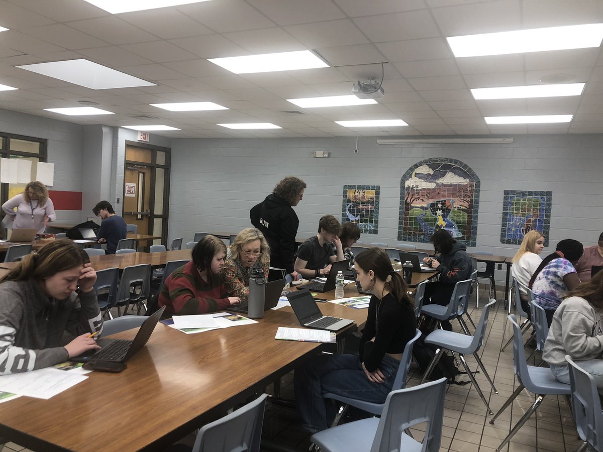 Ss in action signing up for their college courses for school year 22-23. Thank you to <a href="/sussexedu/">SUSSEX.EDU</a> SOAR program for ensuring post-secondary opportunities for our <a href="/HPRwildcats/">High Point Regional High School</a>