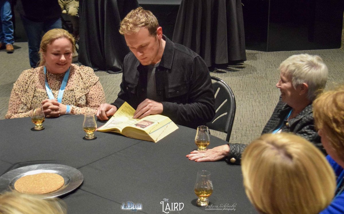 Justpkschroeder's tweet photo. We always joke Sam could read from the phone book and make us swoon. One month ago he indulged these Sassenachs by doing just that in his thickest Scottish accent. 🤩🥃 #dramwithsam #SamHeughan #theLaird #SamInSasnak https://t.co/xp4MF4JW6D