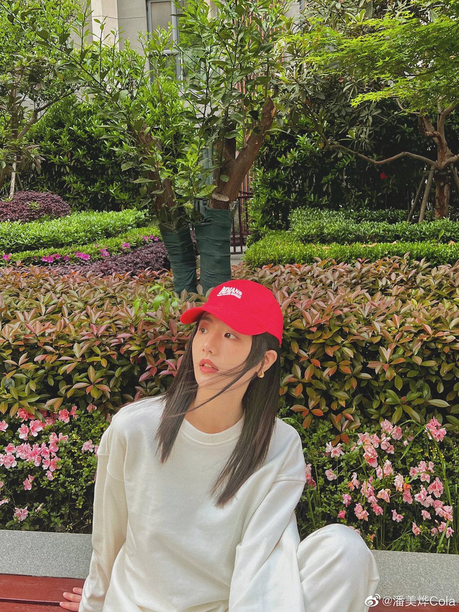 dengweii's tweet photo. [Pan Mei Ye's Weibo Update]
📆220412

Caption : All the flower are bloom, and my spring is almost stolen

#PanMeiye #MissTheDragon #DengWei #ifvoicehasmemory #판메이예 #潘美烨 #반미엽 #พานเหม่ยเย่ #รักนิรันดร์ราชันมังกร #遇龙 #ForeverLove #whenwewereyoung #WithTheStars https://t.co/pZHoQndySF