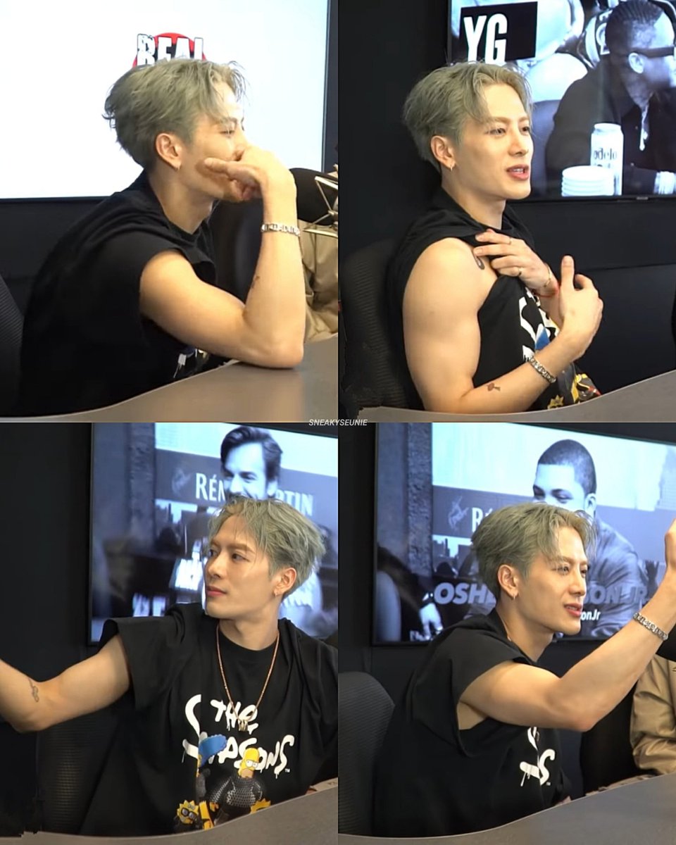 sneakyseunie's tweet photo. JACKSON WANG!!!! EXCUSE ME??? https://t.co/YoOZ9cvDSF