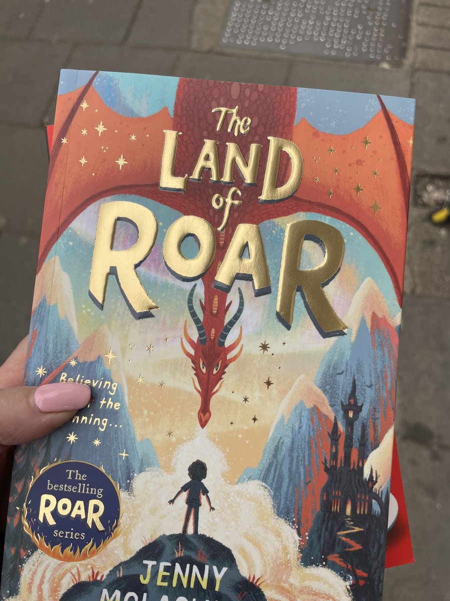 JohnnyGirl1982's tweet photo. Spent the afternoon in @Waterstones N8 buying these for my classes next term. That hope and excitement that comes with new books is REAL 📚❤️ https://t.co/6nVhvprjJh