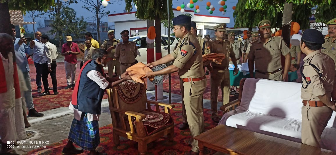 balrampurpolice's tweet photo. #वार्षिक_निरीक्षण_2022
#Digdevipatan महोदय द्वारा को0 उतरौला का निरीक्षण कर संभ्रांत व्यक्तियों/ ग्राम प्रधानों /ग्राम प्रहरियो के साथ गोष्ठी की गई ।
#BalrampurPolice https://t.co/JzijxZxsZs