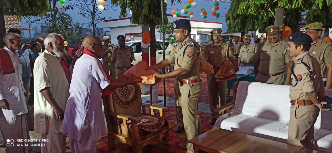balrampurpolice's tweet photo. #वार्षिक_निरीक्षण_2022
#Digdevipatan महोदय द्वारा को0 उतरौला का निरीक्षण कर संभ्रांत व्यक्तियों/ ग्राम प्रधानों /ग्राम प्रहरियो के साथ गोष्ठी की गई ।
#BalrampurPolice https://t.co/JzijxZxsZs