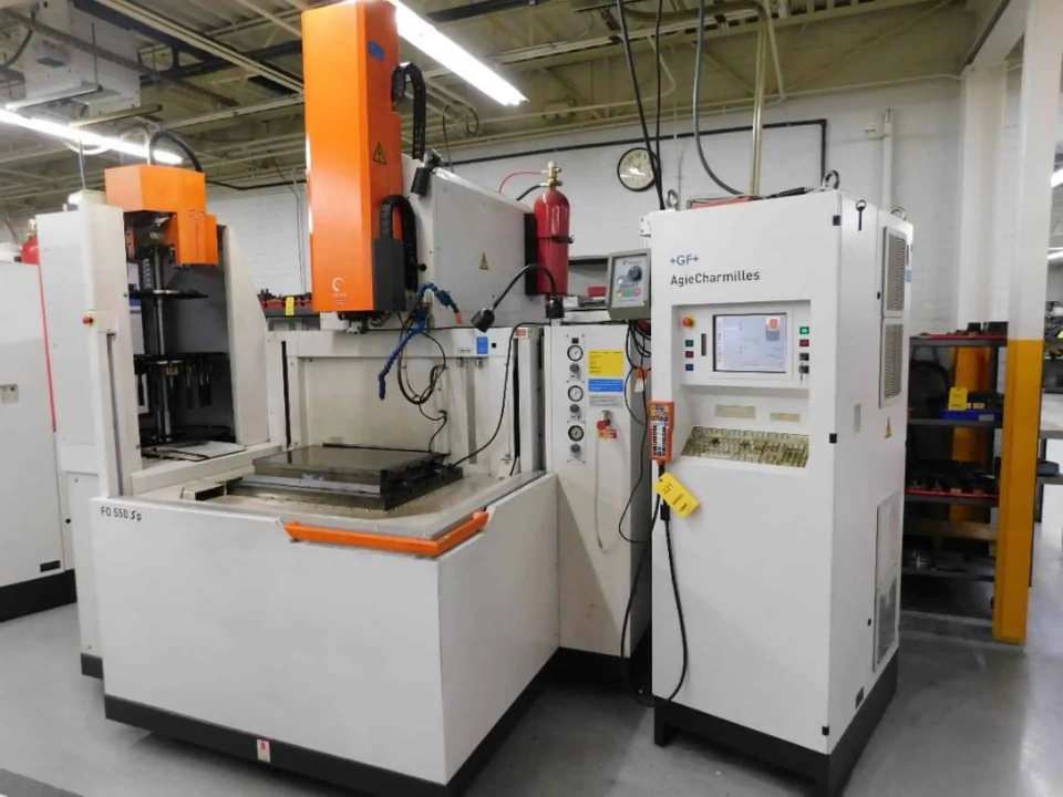 Machinetoolcomm's tweet image. Used Electrical Discharge Machining EDM For Sale - Agie Charmilles Roboform 550 SP CNC Sinker EDM shar.es/aWMIie 
#EDM #precision #nearnetshape #mfg #machinetools #Agiecharmilles #metalcutting #sinkeredm #EDM #Roboform #machining #IMTS