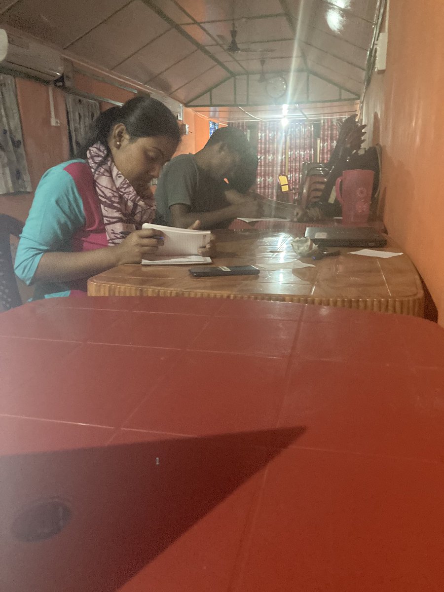 NoelSebu's tweet photo. Day 44:
Taught the basic search algorithms- linear and binary search and why binary search is preferred over linear.
#100DaysOfCode https://t.co/hKQLyFLx3k