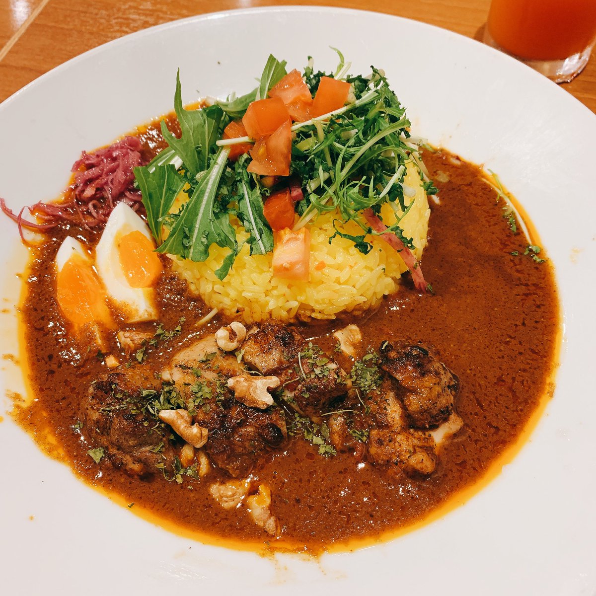 gikilli341's tweet photo. 冷たいパスタでもと思ったけど、何故かカレー頼んじまった🍛 https://t.co/t8tMKRH1hw