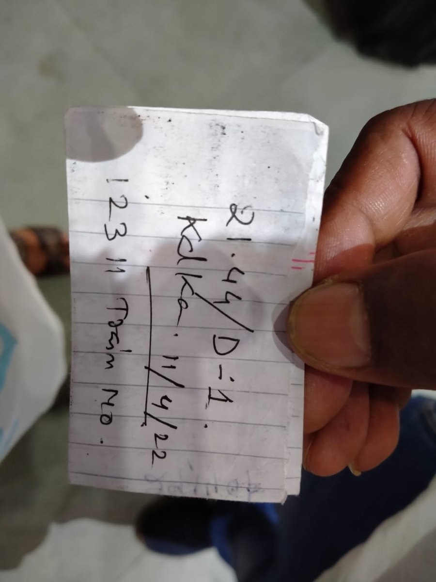 niludas87's tweet photo. @IRCTCofficial 
One missing boy Dhrubajyoti biswas is traveling in 21.44/D-1,Kalka Mail(Train No:12311).If you identify this boy please contact his father Mr Kuntal Biswas at(9051033400/7003191073) or Mr surajit Majumdar (9830342913). https://t.co/6lfRC2HqVJ