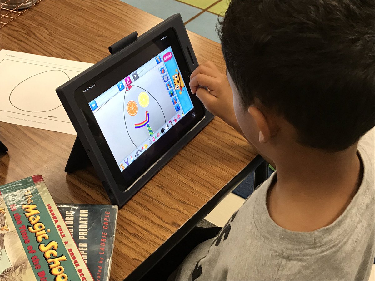 jsolnekfrazier's tweet photo. One of the reasons I love hanging in the library with @MrsAshaCaldwell so much- getting to PEEP ๏ฟฝ๏ฟฝ in on some amazing #TechIntegration lessons. Partnering w. your LMS is a great way to collaborate on those #TechTEKS! #DigitalLISD #LISDlib @RockbrookES https://t.co/6kBITBap51