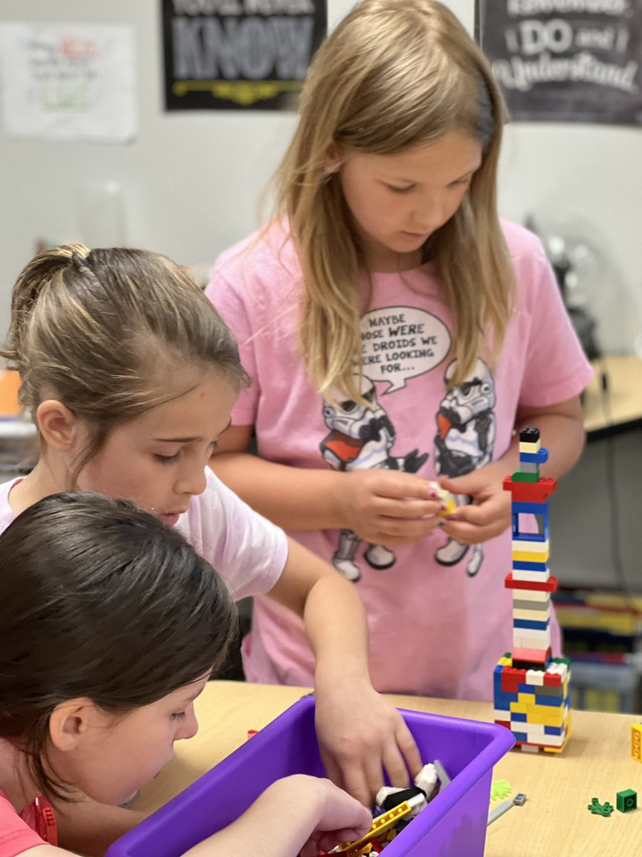 PursleyScience's tweet photo. #exleytweets    Future architects hard at work! Structure and forms.. cubism... minimalism... https://t.co/Duit3n50e2
