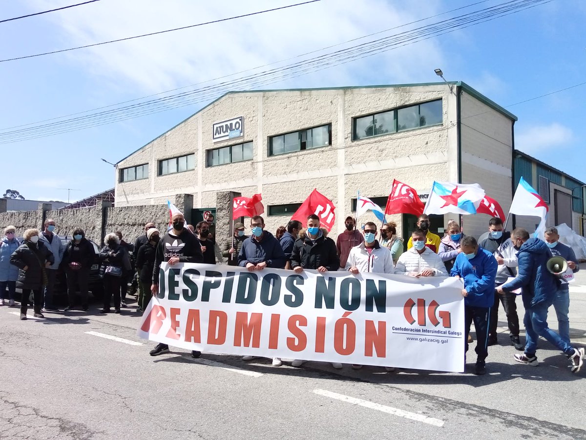 galizaCIG's tweet photo. 🗣️Un grupo de traballadoras/es de Atunlo O Grove clama pola readmisión de 14 compañeiras/os

✊Desenvolveron unha protesta convocadas/os pola FGAMT-CIG para rexeitar os despedimentos

ℹ️ https://t.co/DWGJjpjtbB

#AtunloOGrove #Atunlo #Conservas #SectorConserveiro https://t.co/cNrNkHs9b6