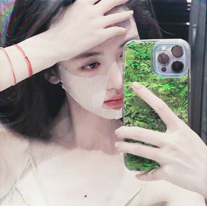 jujingyi__kiku's tweet photo. 🌙 https://t.co/YVAuGKLTX2