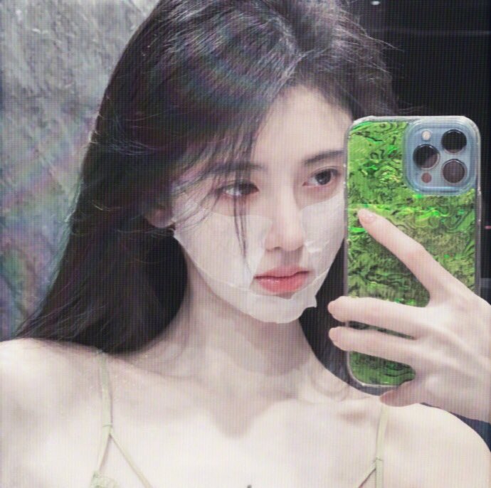 jujingyi__kiku's tweet photo. 🌙 https://t.co/YVAuGKLTX2