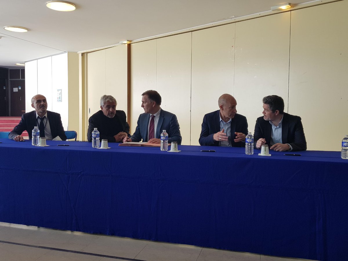 Ce matin, signature officielle entre <a href="/valdemarne_94/">Val-de-Marne</a>  les Groupes Evariste, NGE, @poleemploi_IDF et <a href="/FACEValdeMarne/">FACE Val de Marne</a>. Un objectif : #recruter des allocataires du #RSA dans les secteurs du #bâtiment, #TravauxPublics et #espacesverts !