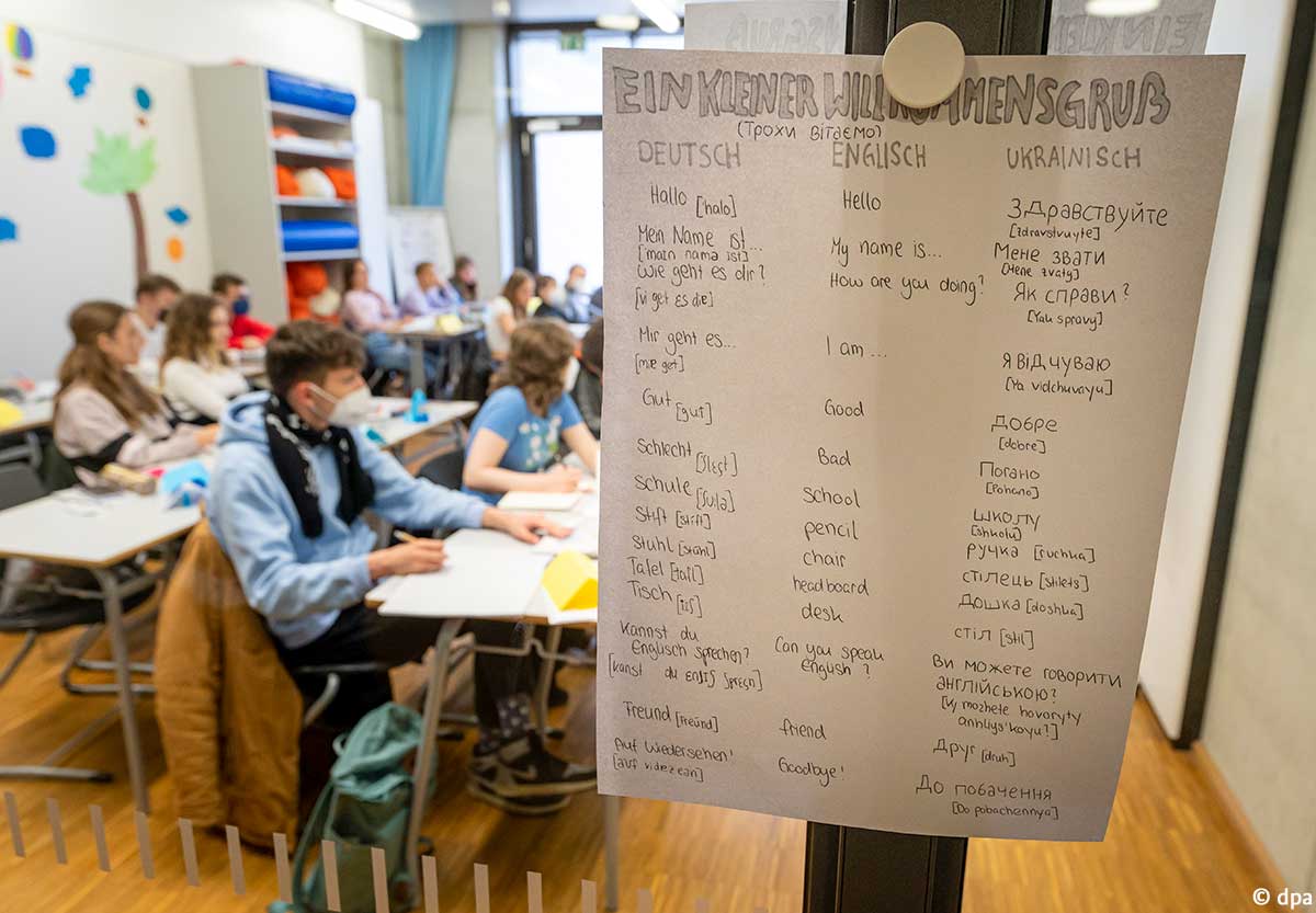 GermanEmbassy's tweet photo. As of last week more than 68,000 refugee children from Ukraine were attending German schools.
To date over 335,000 refugees have been registered in Germany, 50% of whom are children, according to the estimate of the education ministers of the 16 federal states. https://t.co/FBs7DX7p6J