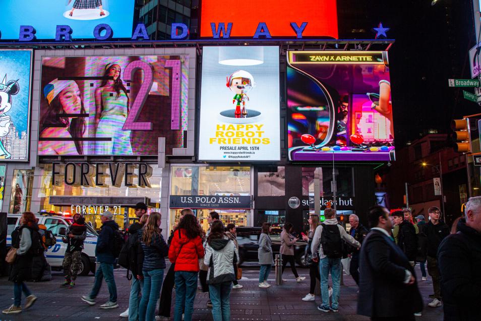 Who saw us in Times Square last night? 

#NFT #NFTdrop #NFTs #NFTshill #NFTCommunity