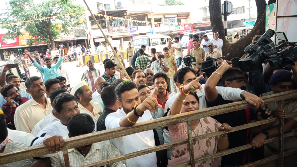 DebasisSahoo31's tweet image. Congress leader @laxmi_hebbalkar ji protested against 40%  BJP govt of Karnataka
#BJPCorruptionFiles 
#JanDhanLootYojana
#आज़ादी_गौरव_यात्रा