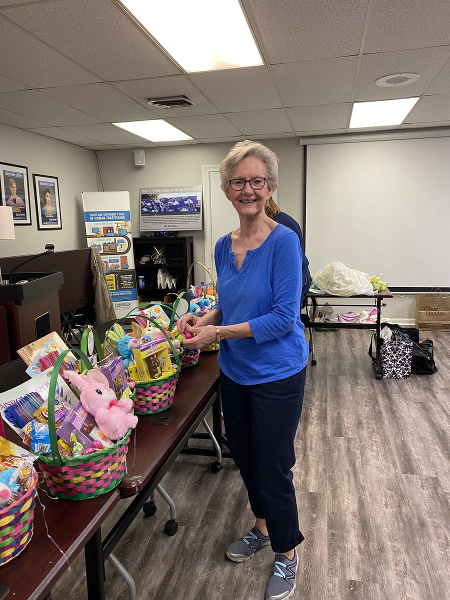 53rdStDoodles's tweet photo. Giving back to Samaritan House! Easter baskets for the children in the shelters! #gammapi #DKG #SamaritanHouse https://t.co/hTG73FLNDS