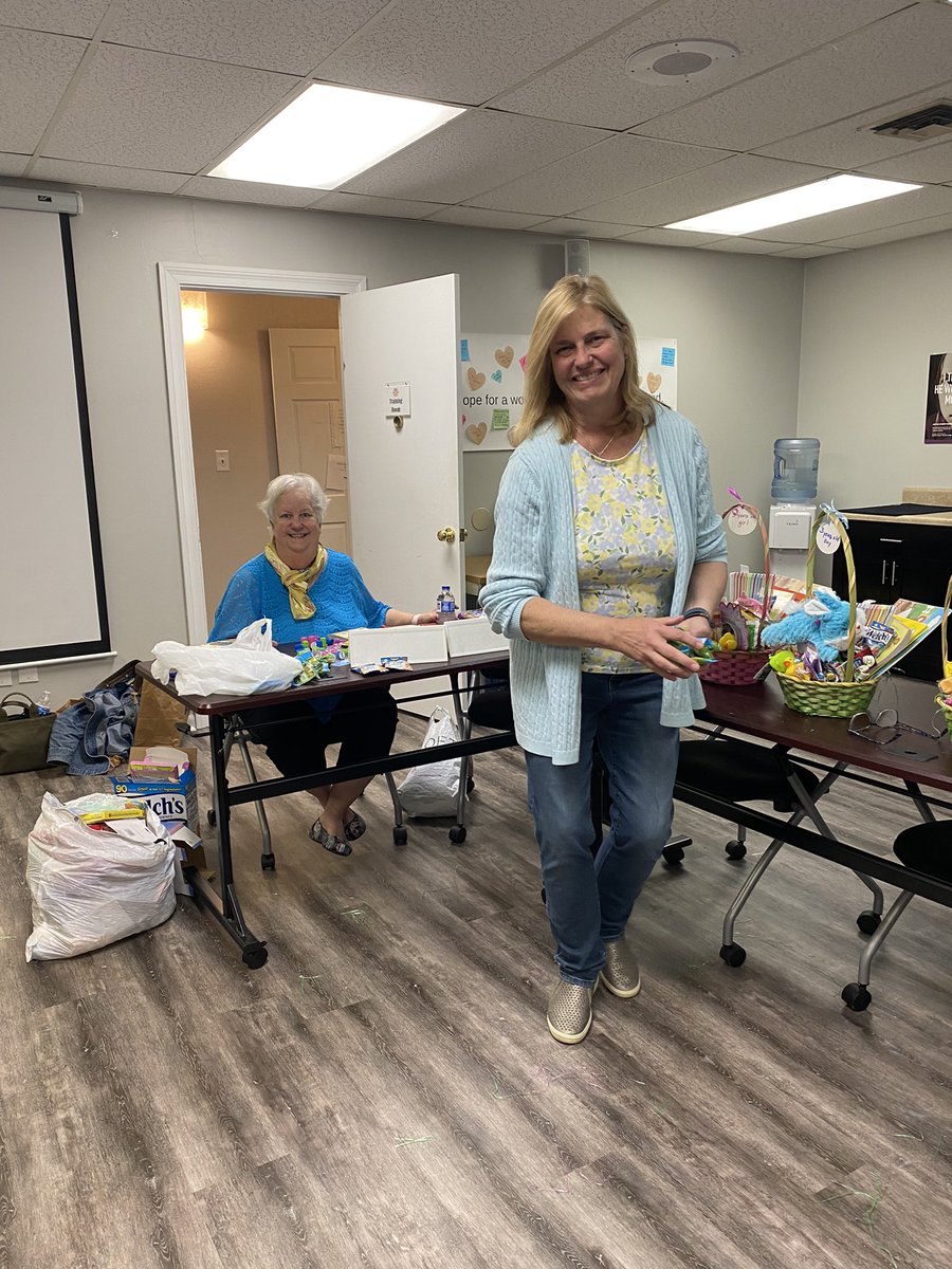 53rdStDoodles's tweet photo. Giving back to Samaritan House! Easter baskets for the children in the shelters! #gammapi #DKG #SamaritanHouse https://t.co/hTG73FLNDS