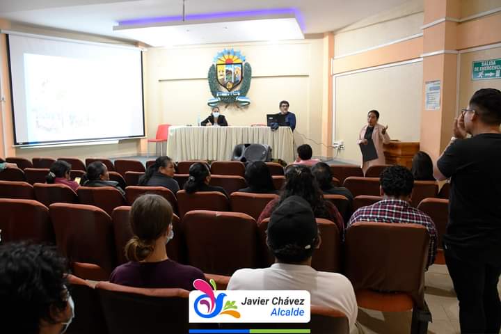 gad_elchaco's tweet photo. Una jornada más del proceso de #RendiciónDeCuentas2021 con la participación de presidentes de barrios y comunidad del cantón El Chaco. Nuestras autoridades y técnicos municipales respondieron a las inquietudes ciudadanas dentro del proceso de transparencia de la información https://t.co/S48CpxvN0x