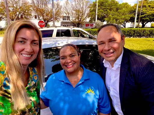 annieeocasio's tweet image. Meeting new people is always the #HIGHLIGHT of the day!! #BeLIBRE #DevelopingRelationships to #Build Our #Community #Hialeah #Doral #Hollywood #Florida #StrongerTogether